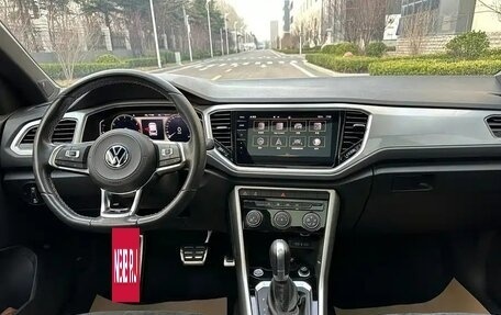 Volkswagen T-Roc I, 2023 год, 1 855 000 рублей, 10 фотография
