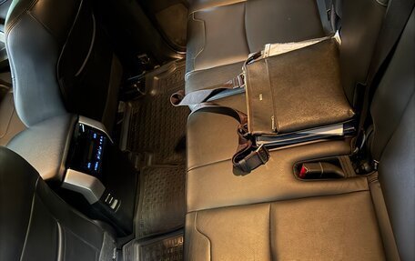 Toyota Land Cruiser Prado 150 рестайлинг 2, 2021 год, 7 100 000 рублей, 11 фотография