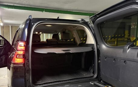 Toyota Land Cruiser Prado 150 рестайлинг 2, 2021 год, 7 100 000 рублей, 12 фотография