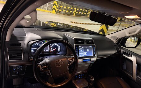 Toyota Land Cruiser Prado 150 рестайлинг 2, 2021 год, 7 100 000 рублей, 9 фотография