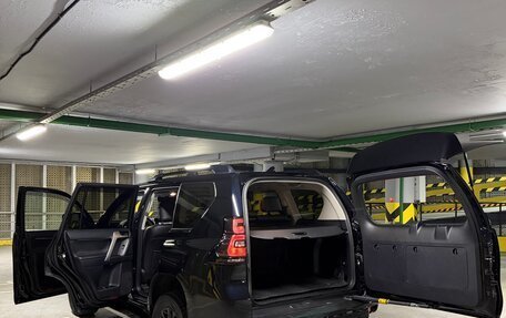 Toyota Land Cruiser Prado 150 рестайлинг 2, 2021 год, 7 100 000 рублей, 13 фотография