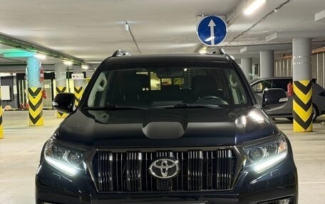 Toyota Land Cruiser Prado 150 рестайлинг 2, 2021 год, 7 100 000 рублей, 3 фотография