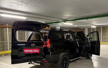 Toyota Land Cruiser Prado 150 рестайлинг 2, 2021 год, 7 100 000 рублей, 14 фотография