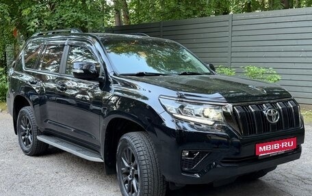 Toyota Land Cruiser Prado 150 рестайлинг 2, 2021 год, 7 100 000 рублей, 2 фотография