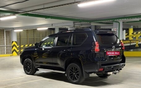 Toyota Land Cruiser Prado 150 рестайлинг 2, 2021 год, 7 100 000 рублей, 7 фотография