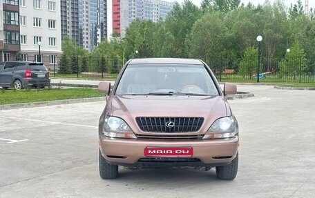 Lexus RX IV рестайлинг, 1998 год, 690 000 рублей, 1 фотография