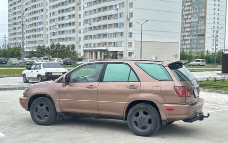 Lexus RX IV рестайлинг, 1998 год, 690 000 рублей, 3 фотография