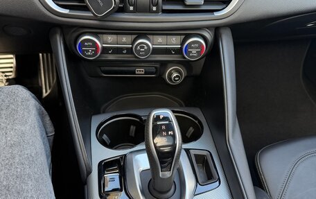 Alfa Romeo Giulia II, 2022 год, 4 200 000 рублей, 23 фотография