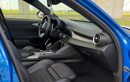 Alfa Romeo Giulia II, 2022 год, 4 200 000 рублей, 26 фотография