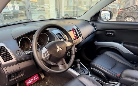 Mitsubishi Outlander III рестайлинг 3, 2010 год, 1 040 000 рублей, 10 фотография