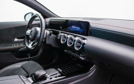 Mercedes-Benz CLA, 2021 год, 3 348 000 рублей, 11 фотография