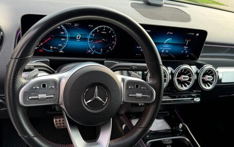 Mercedes-Benz GLB, 2020 год, 3 100 000 рублей, 27 фотография