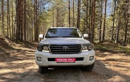 Toyota Land Cruiser 200, 2015 год, 4 000 000 рублей, 3 фотография