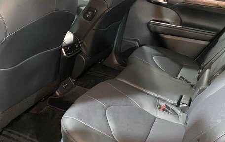 Toyota Highlander, 2026 год, 5 260 000 рублей, 28 фотография