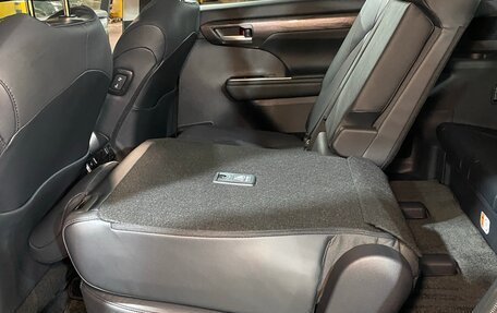 Toyota Highlander, 2026 год, 5 260 000 рублей, 30 фотография