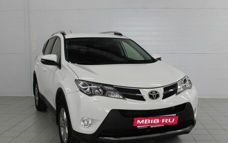 Toyota RAV4, 2015 год, 1 830 000 рублей, 6 фотография