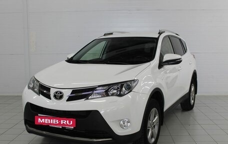 Toyota RAV4, 2015 год, 1 830 000 рублей, 4 фотография
