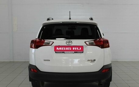 Toyota RAV4, 2015 год, 1 830 000 рублей, 10 фотография