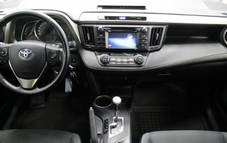 Toyota RAV4, 2015 год, 1 830 000 рублей, 20 фотография