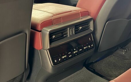 Lexus LX, 2022 год, 13 990 000 рублей, 24 фотография