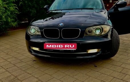 BMW 1 серия, 2010 год, 1 050 000 рублей, 8 фотография