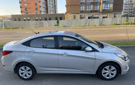 Hyundai Solaris II рестайлинг, 2015 год, 890 000 рублей, 2 фотография