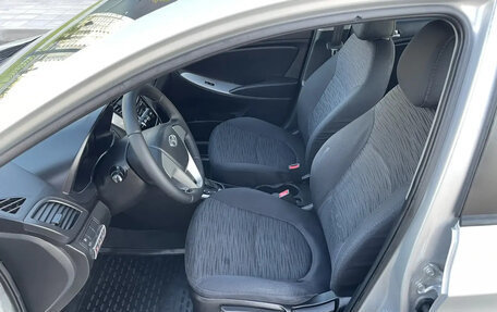 Hyundai Solaris II рестайлинг, 2015 год, 890 000 рублей, 10 фотография