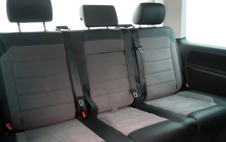 Volkswagen Transporter T6 рестайлинг, 2022 год, 4 840 000 рублей, 10 фотография