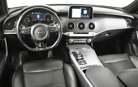 KIA Stinger I, 2018 год, 2 612 900 рублей, 6 фотография