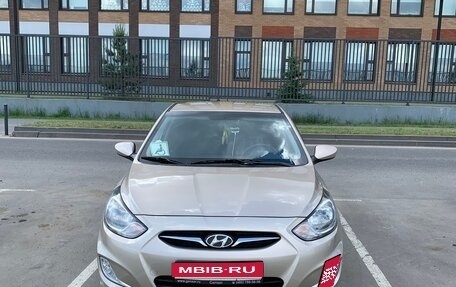 Hyundai Solaris II рестайлинг, 2012 год, 1 400 000 рублей, 1 фотография