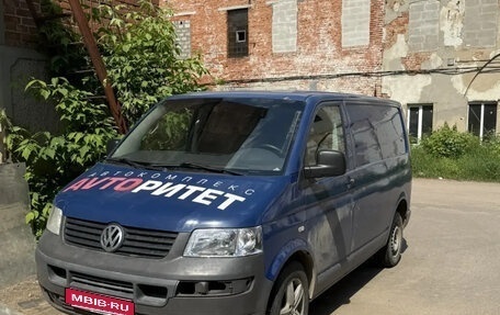 Volkswagen Transporter T5 рестайлинг, 2006 год, 850 000 рублей, 1 фотография
