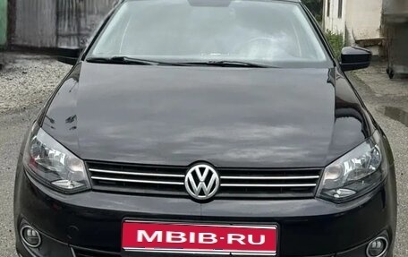 Volkswagen Polo VI (EU Market), 2013 год, 850 000 рублей, 1 фотография