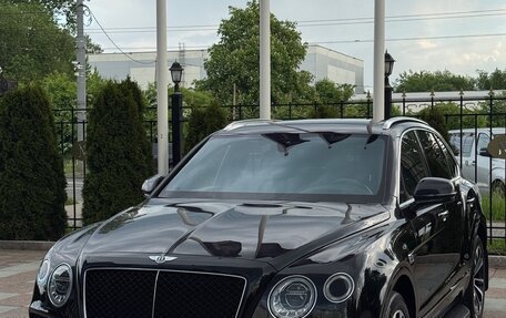 Bentley Bentayga I, 2018 год, 13 750 000 рублей, 1 фотография