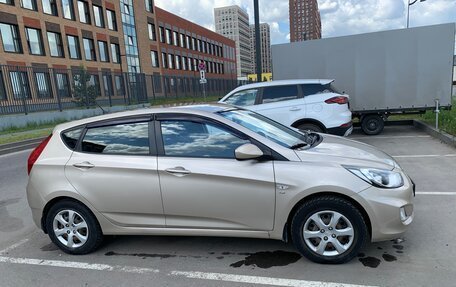 Hyundai Solaris II рестайлинг, 2012 год, 1 400 000 рублей, 2 фотография