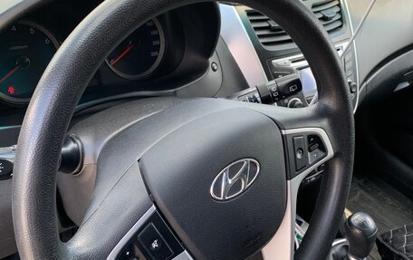 Hyundai Solaris II рестайлинг, 2012 год, 1 400 000 рублей, 8 фотография