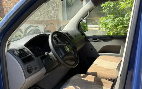 Volkswagen Transporter T5 рестайлинг, 2006 год, 850 000 рублей, 6 фотография