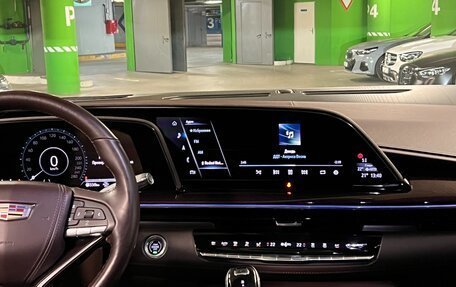 Cadillac Escalade V, 2022 год, 11 000 000 рублей, 8 фотография