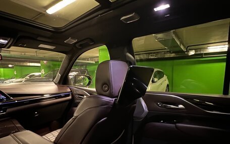 Cadillac Escalade V, 2022 год, 11 000 000 рублей, 12 фотография