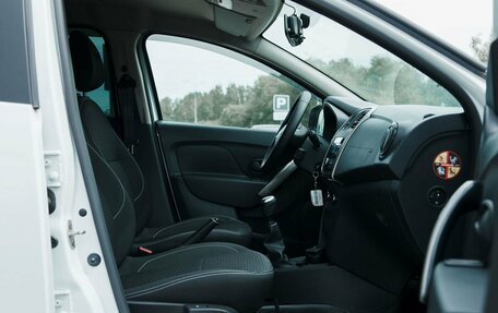 Renault Logan II, 2021 год, 1 100 000 рублей, 11 фотография