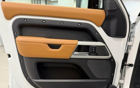 Land Rover Defender II, 2023 год, 10 990 000 рублей, 19 фотография