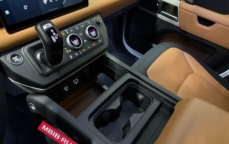 Land Rover Defender II, 2023 год, 10 990 000 рублей, 18 фотография
