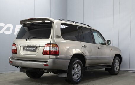 Toyota Land Cruiser 100 рестайлинг 2, 2006 год, 1 950 000 рублей, 2 фотография