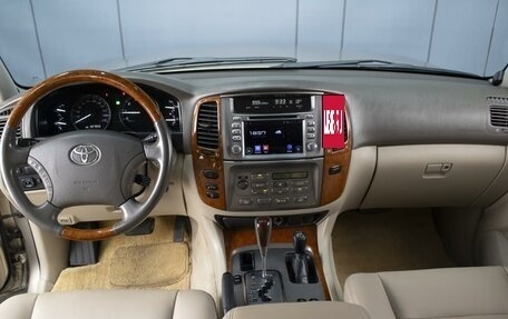Toyota Land Cruiser 100 рестайлинг 2, 2006 год, 1 950 000 рублей, 5 фотография