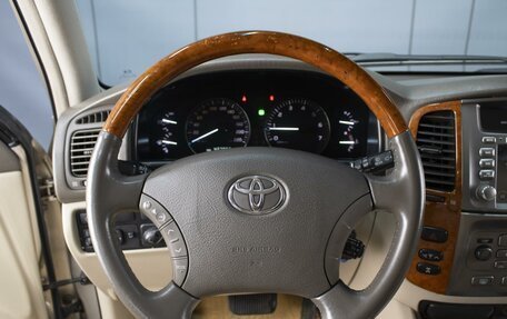 Toyota Land Cruiser 100 рестайлинг 2, 2006 год, 1 950 000 рублей, 11 фотография