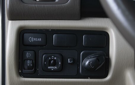 Toyota Land Cruiser 100 рестайлинг 2, 2006 год, 1 950 000 рублей, 15 фотография
