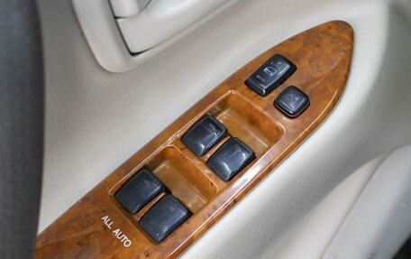 Toyota Land Cruiser 100 рестайлинг 2, 2006 год, 1 950 000 рублей, 19 фотография