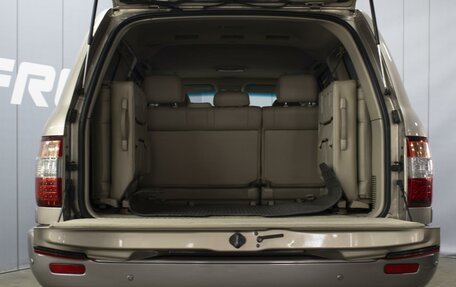 Toyota Land Cruiser 100 рестайлинг 2, 2006 год, 1 950 000 рублей, 21 фотография