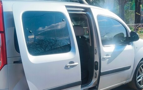Renault Kangoo II рестайлинг, 2013 год, 1 300 000 рублей, 12 фотография
