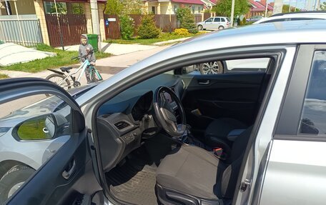 Hyundai Solaris II рестайлинг, 2019 год, 1 250 000 рублей, 4 фотография