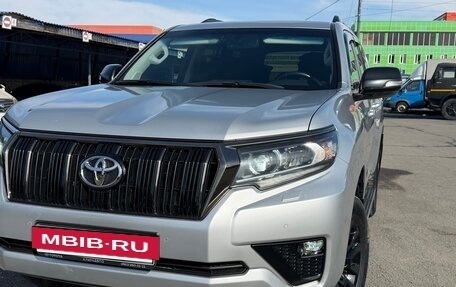 Toyota Land Cruiser Prado 150 рестайлинг 2, 2021 год, 5 000 000 рублей, 2 фотография